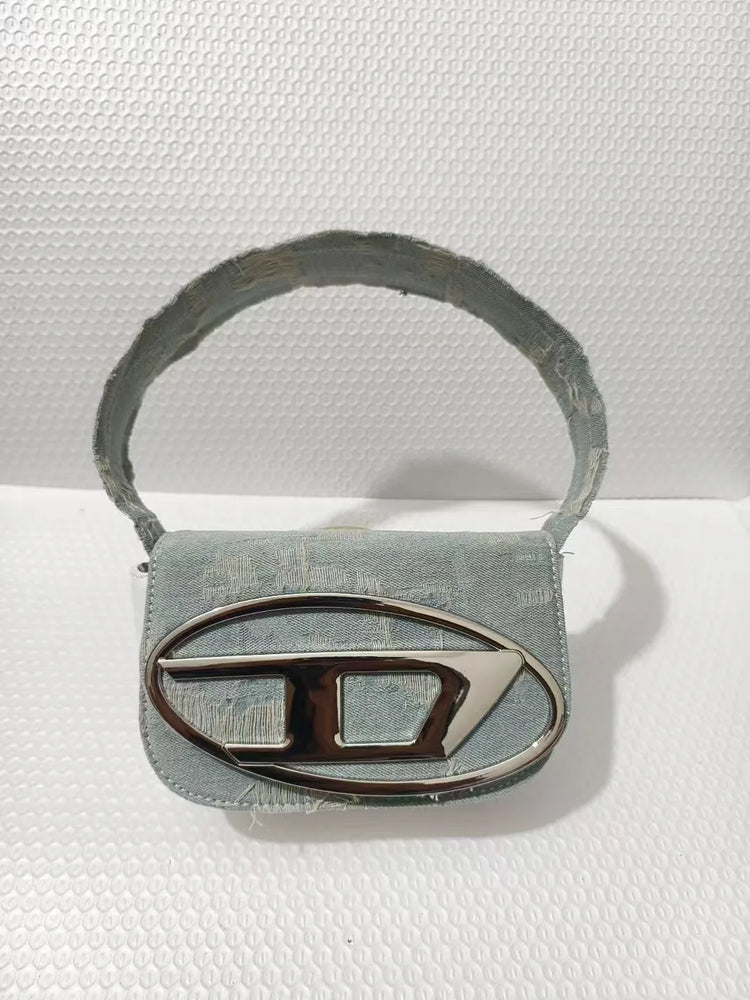 Borsa a Tracolla in Pelle PU Effetto Specchio Argento Lucido con Decorazione Ovale in Rilievo, Tracolla Staccabile, Mini Borsetta Futuristica da Donna