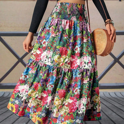 Abito lungo da donna a fiori con vita arricciata e balze, ideale per vacanze e spiaggia, stile casual