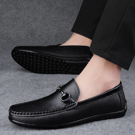 Mocassini di lusso da uomo estivi Scarpe slip on in pelle Mocassini traspiranti bianchi Scarpe casual Mocasines Hombre