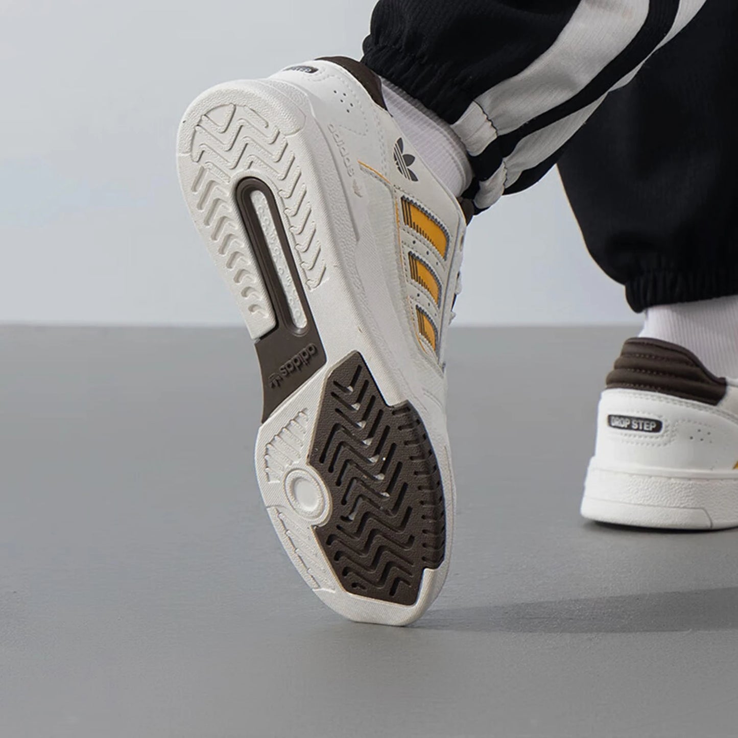 Adidas Official Authentic Three Stripes Unisex Retro Lace-Up Low-Top Sneakers JP5886