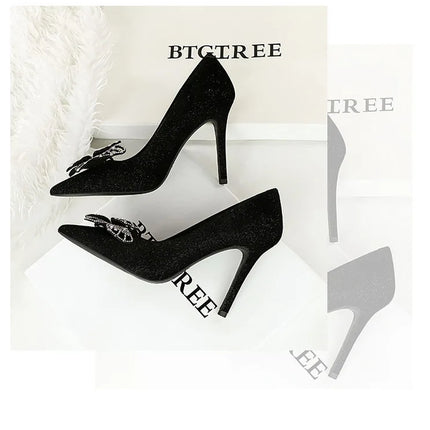 BIGTREE Scarpe Designer Nuove donne Décolleté Strass Farfalla Nodo Punta a punta Flock 10CM Tacchi sottili Scarpe da donna mature super alte