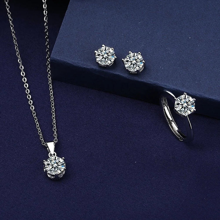 Collana classica di lusso super lucida con ciondolo in moissanite a sei artigli Set di orecchini ad anello da 1 carato per set di gioielli da sposa da donna PlatiNum
