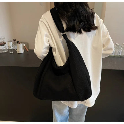 New Large Capacity Casual Crossbody Bag Simple Artistic Commuter Student Single Shoulder Bag Outdoor Leisure Women's Tote Bag PlatiNum