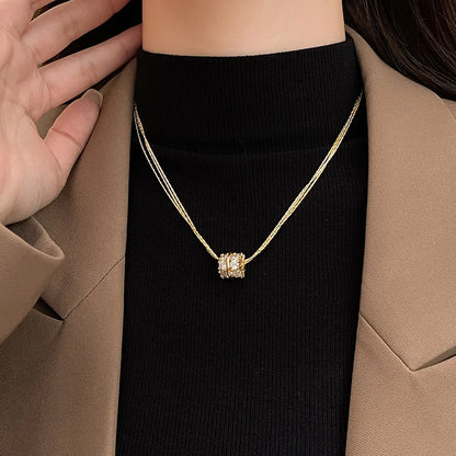 2024 Collana con pendente a cerchio in zircone con catena color oro multistrato di nuovo design per accessori di gioielli di lusso da donna per la festa nuziale