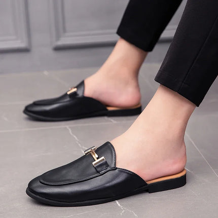 Mezze pantofole da uomo di moda 2022 Scarpe da uomo in pelle di alta qualità Muli classici Mezze scarpe antiscivolo Uomo Estate Mocassini bianchi