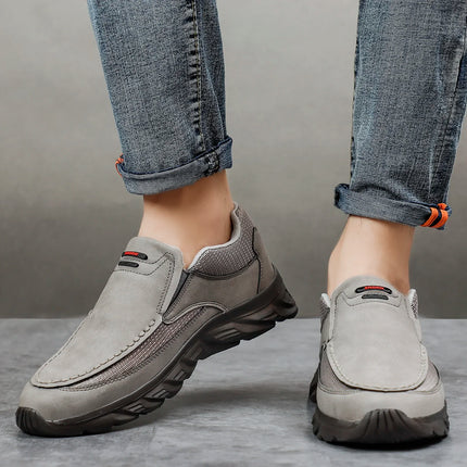 Scarpe Casual in pelle da uomo mocassini traspiranti Sneakers da uomo 2024 nuove scarpe da ginnastica piatte in pelle comode da uomo scarpe da uomo