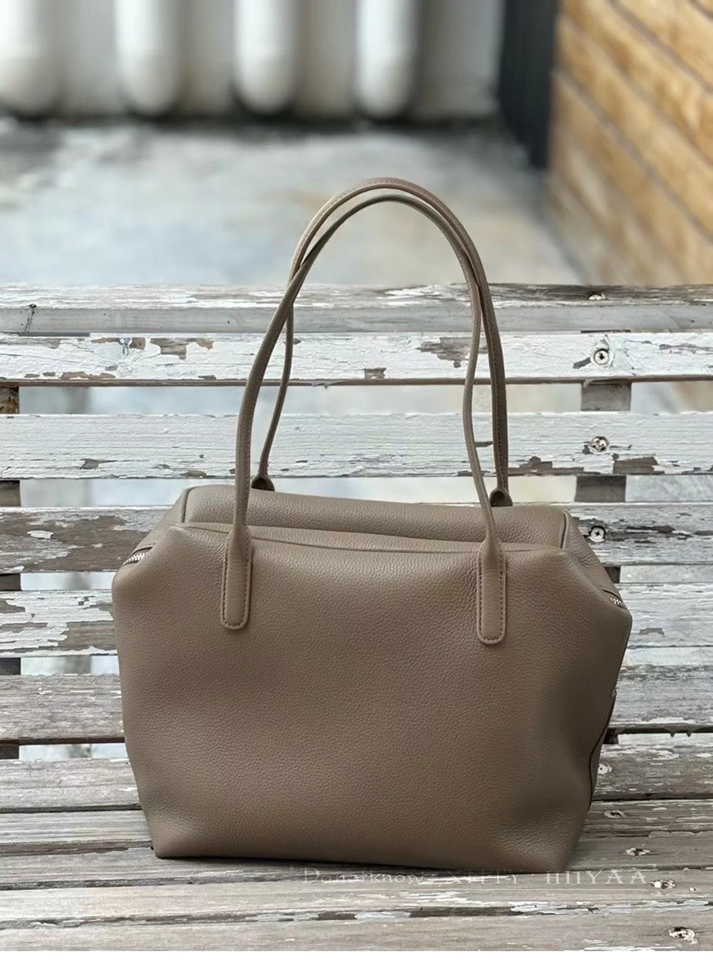 XHTY Genuine Leather Shoulder Bag Underarm Bag Women Soft Large Capacity Bowling Bag Simple Fashion Top Layer Cowhide New Model