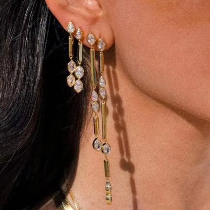 Nuovo speciale color oro Goccia d'acqua Bling Ovale CZ Collana girocollo Lariat Lunga barra a goccia a forma di Y Lunga nappa Gioielli da donna 2025