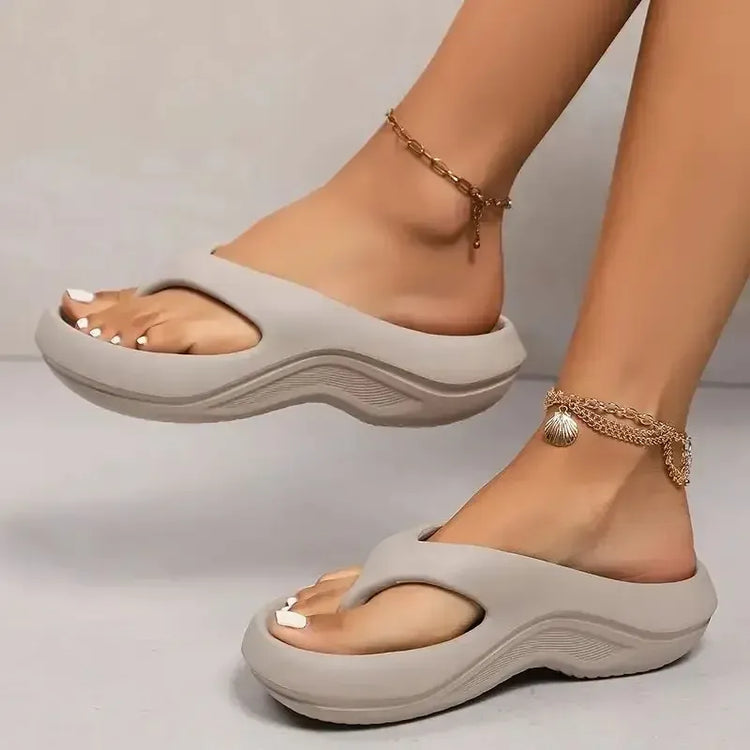Infradito in Eva spessa con plateau per donna 2024 Sandali da spiaggia antiscivolo estivi con punta a clip Donna Comode pantofole con suola morbida