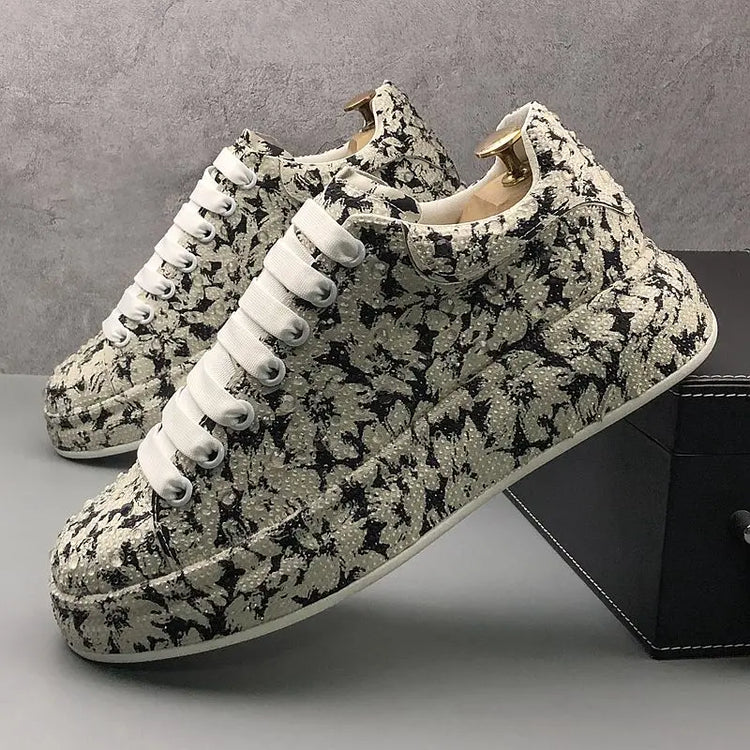 New Men Shoes Outdoor Casual Sneakers Rhinestone Board Shoes Men Fashion Deerskin Sports Large Size Shoes Men Zapatillas Hombre