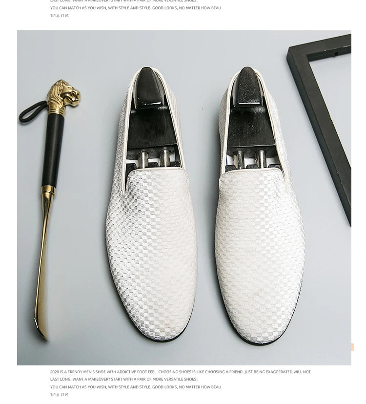 2023 nuovi mocassini da uomo in velluto scarpe di marca di lusso Slip on scarpe da sposa per feste a punta mocassini da uomo di moda nero vino rosso Flats