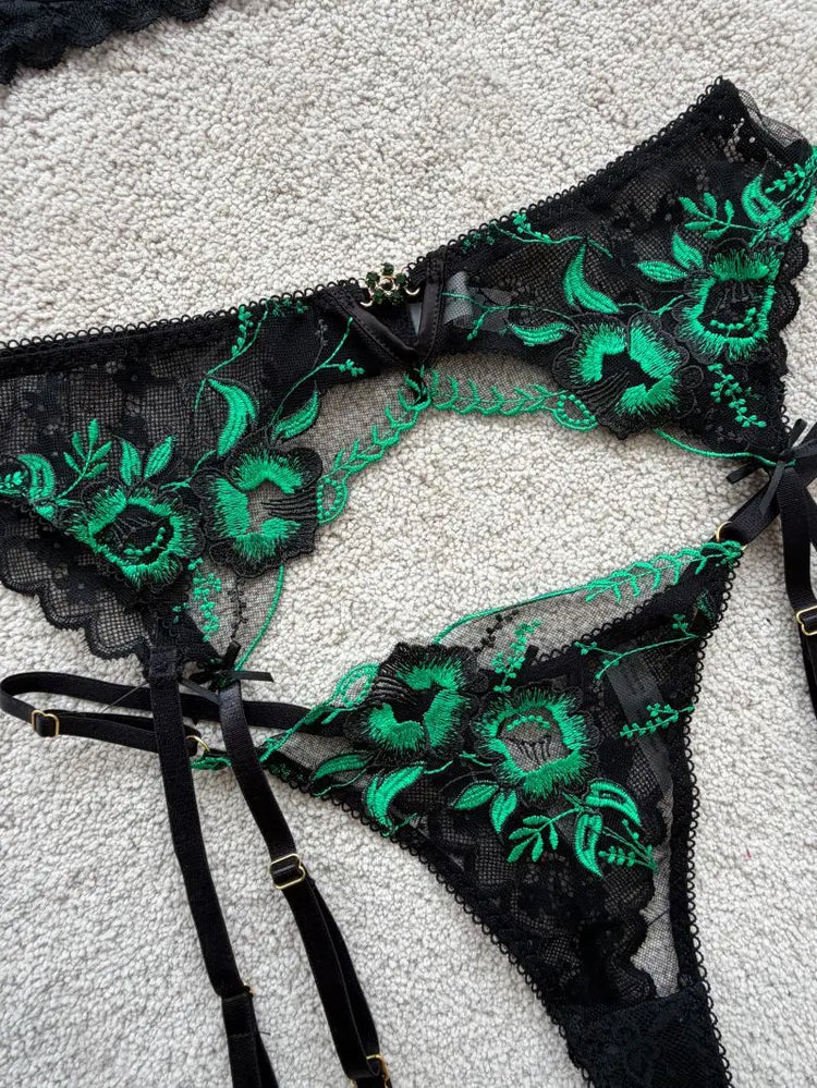 3Pcs Women Elegant Green Floral Embroidered Lace Lingerie Set Underwire Bra Garter Belt T‑back Panty Vintage Intimate Under wear