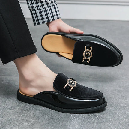 Scarpe casual in pelle da uomo Ciabatte nere di lusso Appartamenti di moda Pantofole da esterno traspiranti estive Mocassini slip on maschili firmati