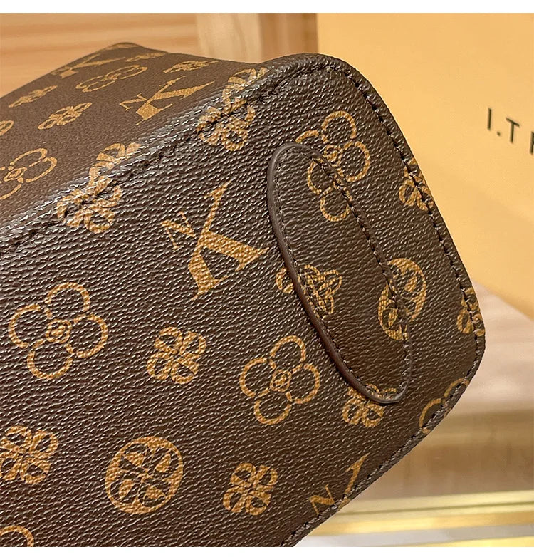 Women's handbag 2025 new autumn and winter designer shoulder crossbody bag, fashionable and high-end pillow bag PlatiNum
