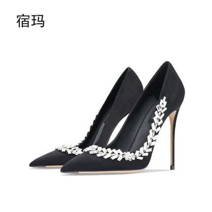 Scarpe da donna di lusso 2024 nuove pompe da donna in cristallo nero scamosciato scarpe a punta con strass tacchi alti moda Stiletto luxury Party Wo platinumshop
