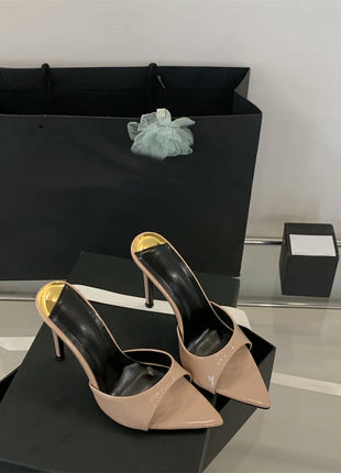 Hlieny 2026 Mode d'été Talons aiguilles Femmes Pantoufles pointues Banquet Robe Sandales Fête Mariage Mules Présentations de fabricants de jeux Chaussures