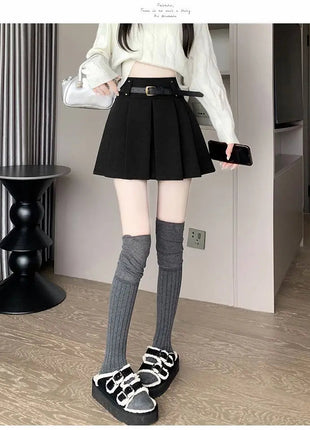 Autumn and Winter 2025 New High-waisted A-line Skirt College Style Sweet Versatile Woolen Pleated Skirt PlatiNum
