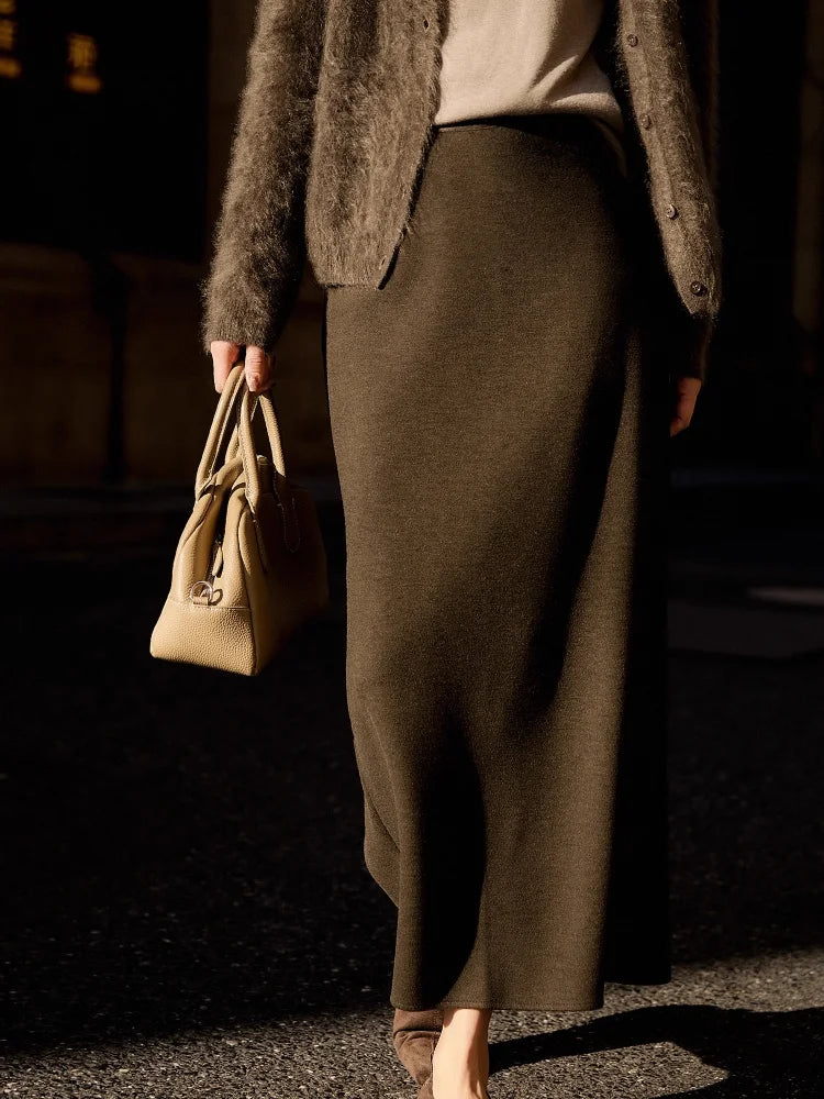 Birdtree Cashmere Silk Blended Skirt For Woman,Elastic Waist Long Skirts,Rear Slit,Commuting Style,2025 Autumn Winter D5N418JF PlatiNum