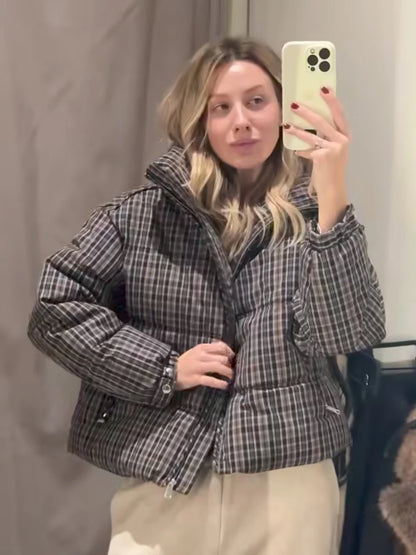 New in Winter High Neck Long Sleeves Zippered Coats for Women Brown Plaid Puffer Anorak with Adjustable Hem Comfy Padded Jackets