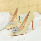 Tacchi sottili in pelle scamosciata stile europeo americano di lusso leggero ed elegante per banchetti Scarpe da donna con grandi fiocchi alla moda con tacchi altissimi