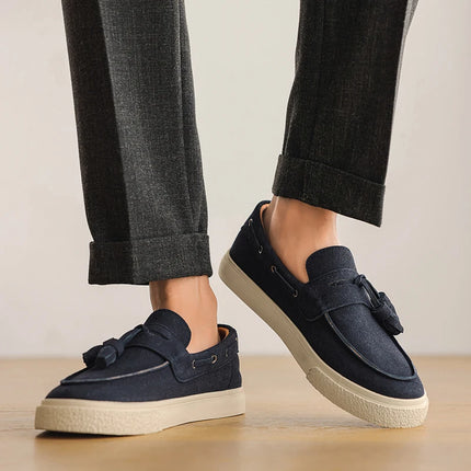 Mocassini fatti a mano in pelle scamosciata per il tempo libero Passeggiata Scarpe casual maschili Nuovo design Casual Slip on Flats Scarpe da guida versatili Mocassini