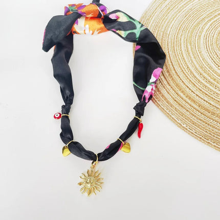 Collana bandana morbida con ciondolo a forma di fiore a forma di cuore placcato in oro per gioielli impilabili da donna e ragazza PlatiNum