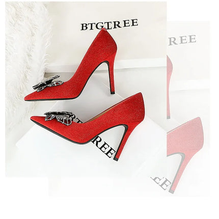 BIGTREE Scarpe Designer Nuove donne Décolleté Strass Farfalla Nodo Punta a punta Flock 10CM Tacchi sottili Scarpe da donna mature super alte