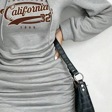 Abito corto da donna 2026, nuovo modello casual a maniche lunghe, tinta unita, con cappuccio, adatto per l'uso quotidiano all'aperto
