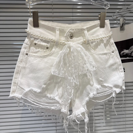 New Three-Point Denim Shorts with Pearl Mesh Waist Chain, Ripped, Fashionable, Sweet and Spicy, for Summer 2026, Women's White Hot Pants