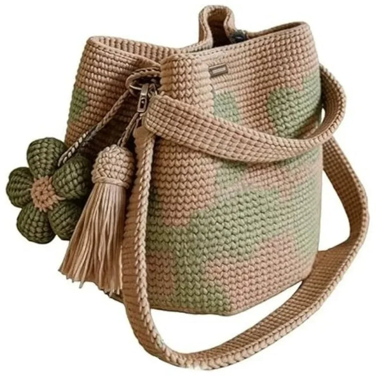 Borsa a tracolla da donna in stile boho, realizzata a mano con lavorazione all'uncinetto, decorata con fiori, cordoncino, occhielli metallici e nappe floreali, ideale per l'uso quotidiano, la spiaggia e le attività all'apert