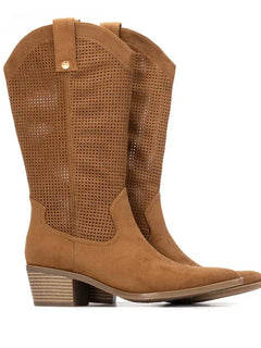 Women's boot from the xti brand, made of soft suede material,
