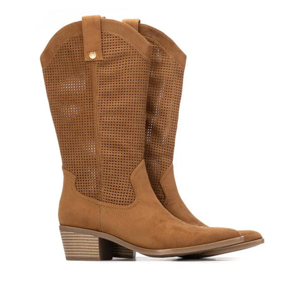 Women's boot from the xti brand, made of soft suede material,