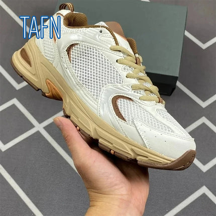 Sneakers stile papà retrò Y2K unisex, tomaia mista in rete e sintetico, suola spessa sagomata per outfit urbani e look street trendy