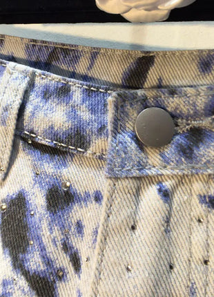 2025 Abiti estivi, Nuovi pantaloncini di jeans con bordo ruvido indossato a vita alta con perforazio