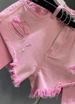 Nuovo stile di pantaloncini di jeans strappati con tasche lavate sfilacciate e piedi larghi