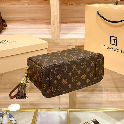 Women's handbag 2025 new autumn and winter designer shoulder crossbody bag, fashionable and high-end pillow bag PlatiNum