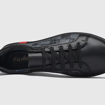 Europe New Shoes for Men Genuine Leather Casual Shoes Cool Black Flat Skateboard Shoes Street Fashion Sneakers