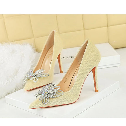 Tacchi sottili in pelle scamosciata stile europeo americano di lusso leggero ed elegante per banchetti Scarpe da donna con grandi fiocchi alla moda con tacchi altissimi