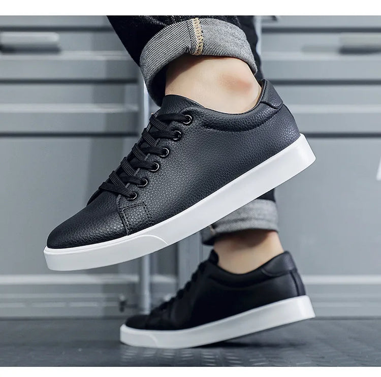2026 New Fashion Mens Casual Shoes Genuine Leather Designer Lace-up Sneakers High Quality Outdoor walking Mocassin Footwear