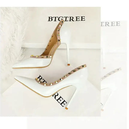 2025 Nuovo Sexy Nero Sottile Tacchi Alti 10.5 Centimetri Scarpe da Donna Testa A Punta Rivetto Pompe da Donna in Pelle Verniciata Stiletto Scarpe da Discoteca platinumshop
