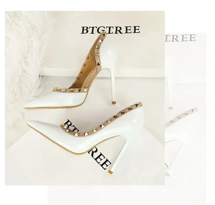 2025 Nuovo Sexy Nero Sottile Tacchi Alti 10.5 Centimetri Scarpe da Donna Testa A Punta Rivetto Pompe da Donna in Pelle Verniciata Stiletto Scarpe da Discoteca platinumshop