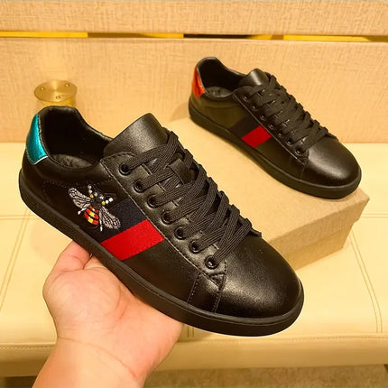 2026 Sneakers Men Bee Shoes High Quality Embroidery Men's Skateboard Shoes Comfortable Low Cut