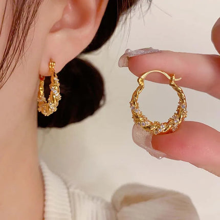 Luxury Shiny Zircon Twisted Hoop Earrings for Women Fashion Gold Color U Shaped Geometric Earrings Ear Accessories Party Jewelry PlatiNum