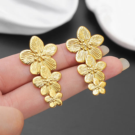 Orecchini a Perno Floreali in Acciaio Inossidabile Dorato per Donne, Stile Vintage Elegante e Romantico, Tendenza 2026, Gioielli da Donna per Uso Quotidiano platinumshop