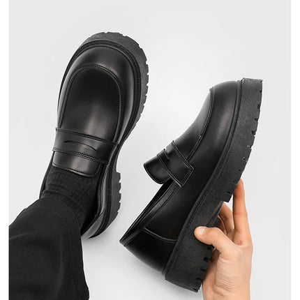 Mocassini STRONGSHEN scarpe da uomo in pelle con suola spessa scarpe da lavoro formali nere in stile britannico scarpe Casual Slip-On di lusso di moda