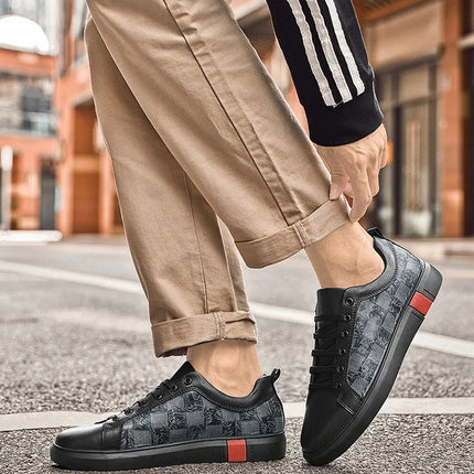 Europe New Shoes for Men Genuine Leather Casual Shoes Cool Black Flat Skateboard Shoes Street Fashion Sneakers