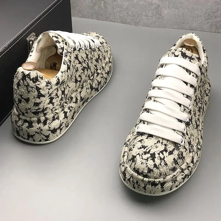 New Men Shoes Outdoor Casual Sneakers Rhinestone Board Shoes Men Fashion Deerskin Sports Large Size Shoes Men Zapatillas Hombre