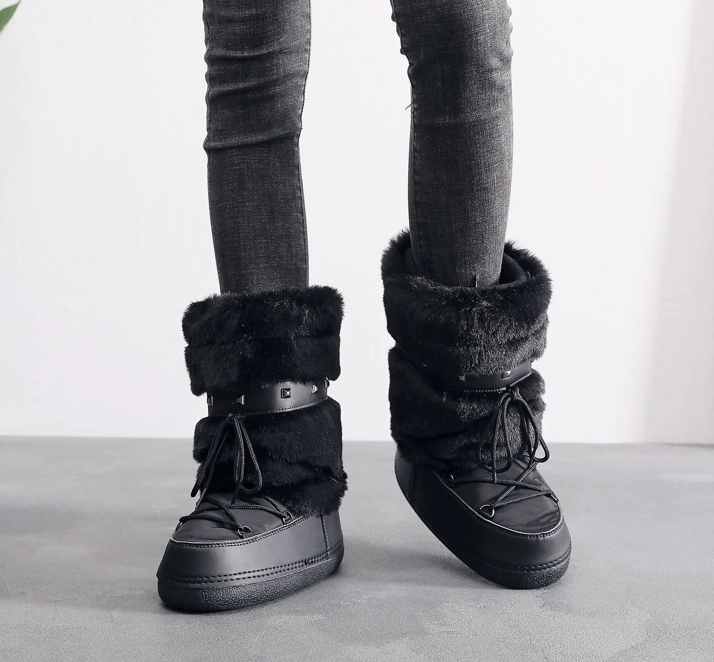 Women's Furry Boots New Warm Skiing Winter Boots Women Space Boots Trendy Ladies Winter Shoes Non-slip Girls Snow Boots