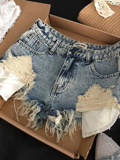 Shorts in Jeans Strappati da Donna, Design Retrò con Tasche e Bordi Sfrangiati, Stile Y2k, Aderenti e Super Corti