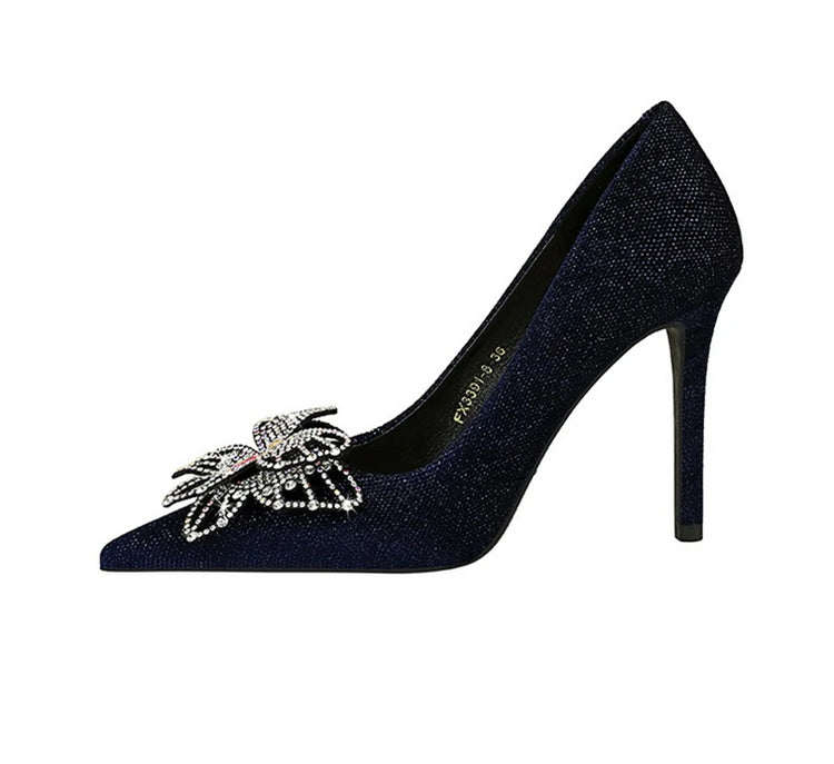 Tacchi sottili in pelle scamosciata stile europeo americano di lusso leggero ed elegante per banchetti Scarpe da donna con grandi fiocchi alla moda con tacchi altissimi
